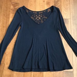 Long sleeve lace back thermal